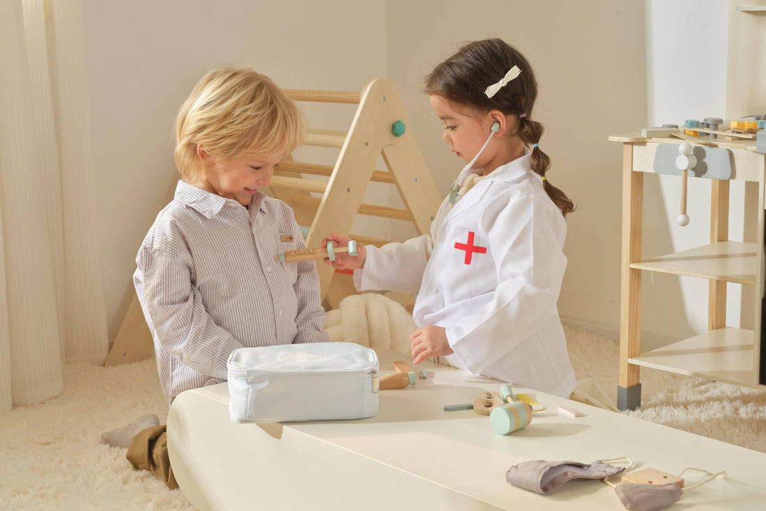 Baby-play-with-guanyi-toys