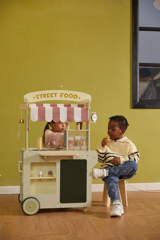 Wooden Toys: The Gentle Moments Hidden in the Grain